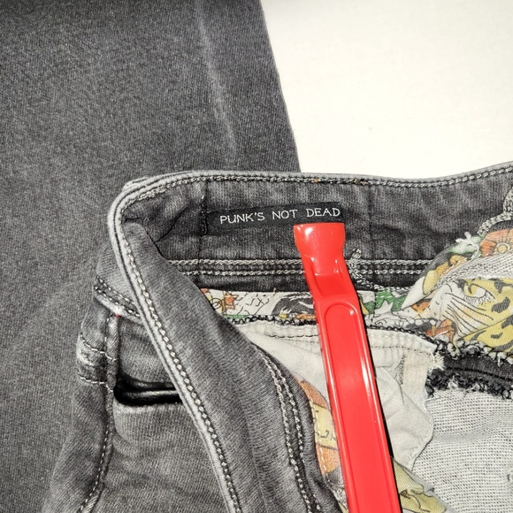 Ed Hardy Men's Jean's. - Picture 15 of 16